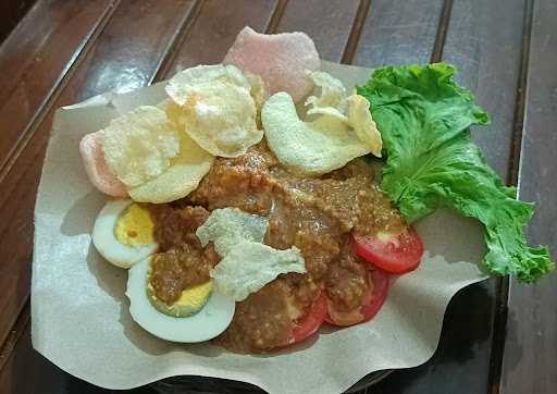 Gado-Gado Dan Es Degan  Uti 2