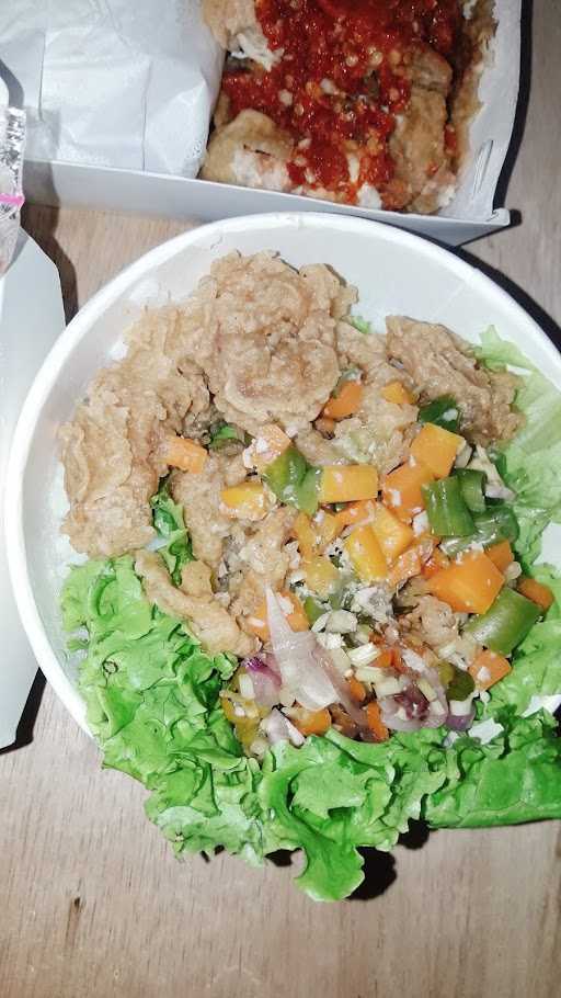 Special Rice Bowl Seafood & Chicken Crispy 3