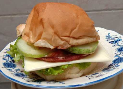 Burger Genteng Biru 3