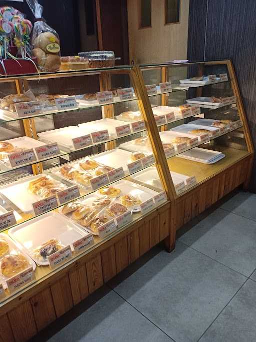 Rammona Bakery Mekarwangi 7