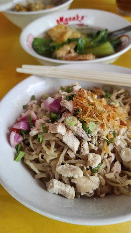 Bakmi Nikmat Singgasana 8