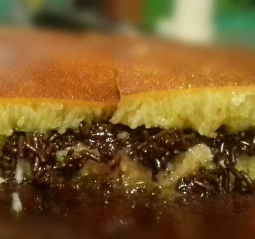 Ayam Kremes Mentari & Martabak Rambat 8