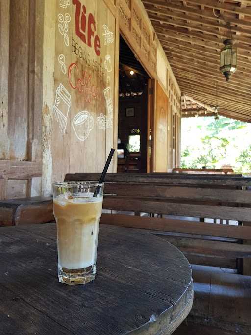 Lampaoe Coffee & Culture 7