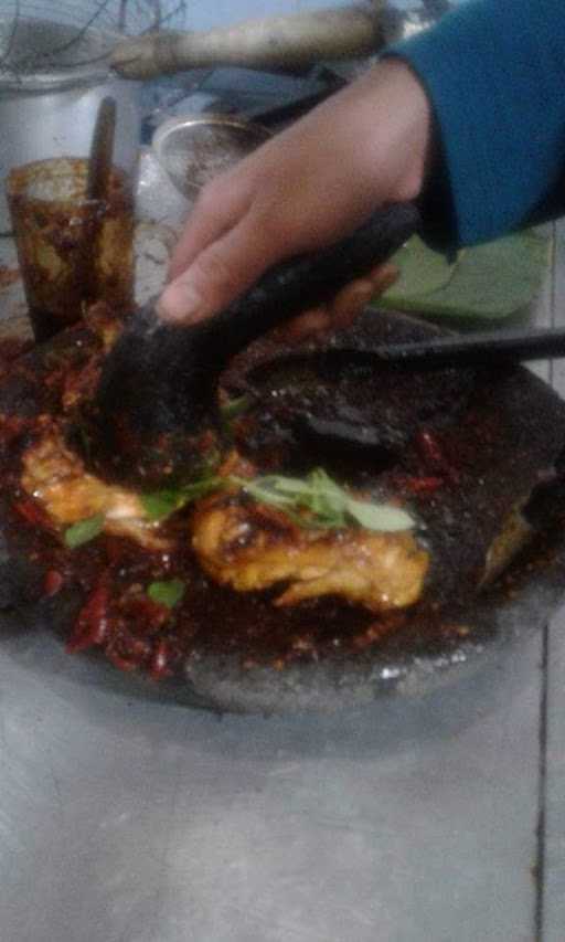 Ayam Penyet Rempah Solo Pamulang 6