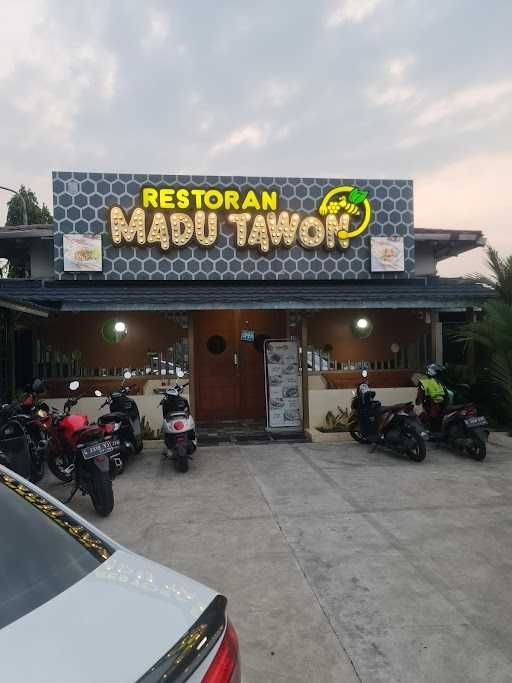 Madu Tawon Resto 1