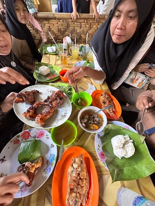 Rumah Makan Sadulur 5