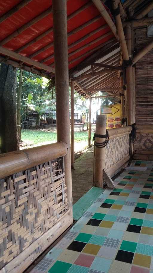 Saung Pecak Umi Kartini 4