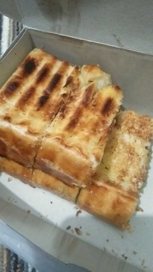 Roti Bakar Arang Anamorphie 4