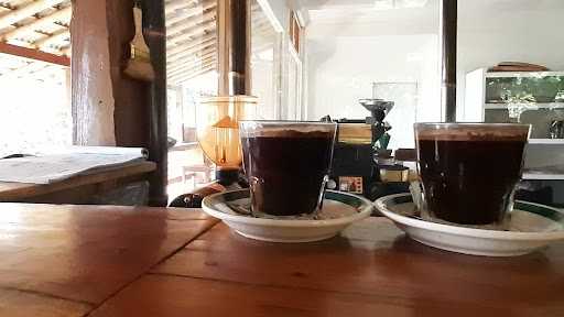 Kopi Borobudur & Roastery 10