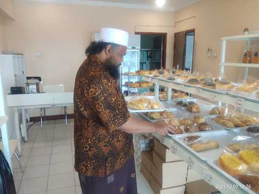 Bapak-Ibu Bakery 10