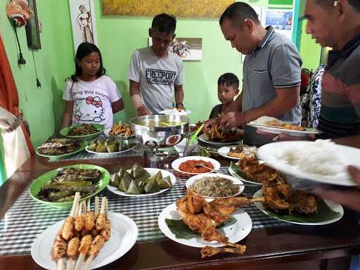 Warung Khas Bali  Bli Nyoman 6