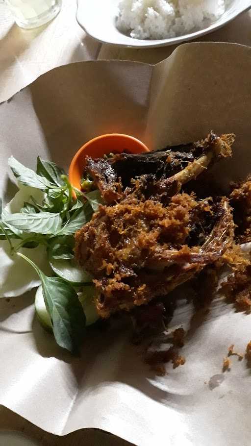 Ayam & Bebek Goreng Laos Bu Tio 10