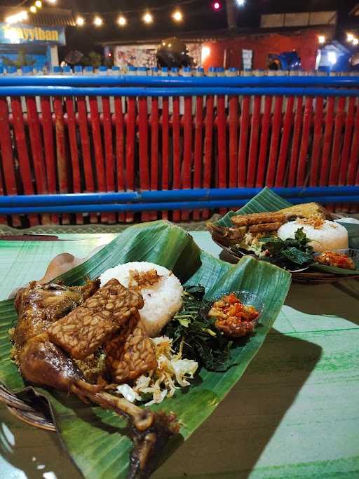 Bebek Dan Ayam Goreng Mbak Nina 10