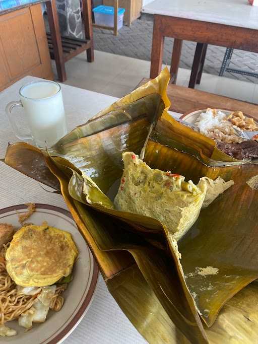 Bubur & Nasi Tumpang Bu Sagi 10