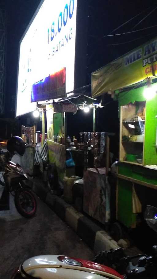 Mie Ayam Bakso Cak Man Patung Kuda 10