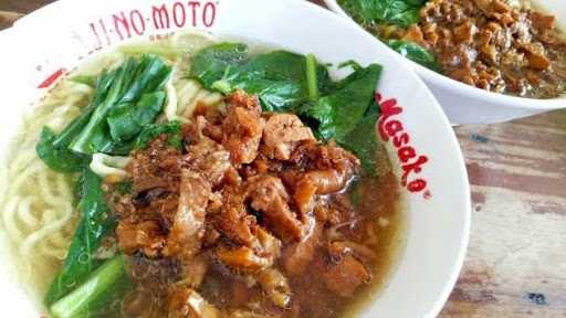 Mie Ayam Bakso Cak Man Patung Kuda 2