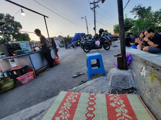 Mie Ayam Bakso Cak Man Patung Kuda 8