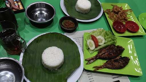 Seafood Karimunjawa Omahe Mbah Uti 1