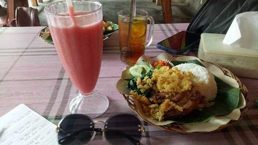 Warung Gebyok Penyet 1