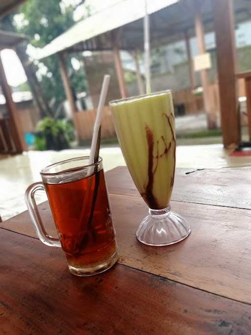 Warung Gebyok Penyet 3