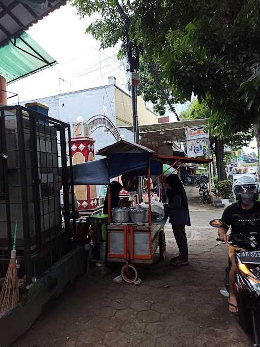 Warung Nasi Jagung Bu Sri 10