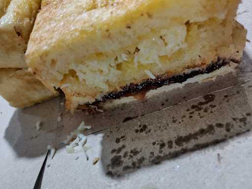 Roti Bakar Mas Oentoeng Srogo 1