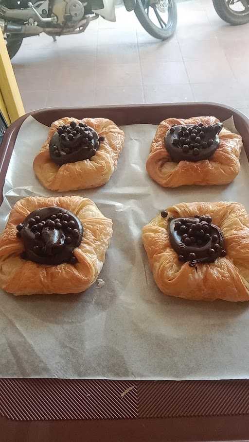 Qiana Pastry Brebes 4