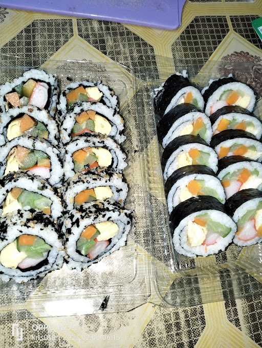 D'Laras Dimsum & Sushi 9