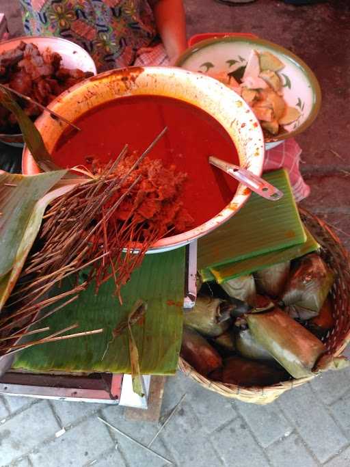 Kupat Glabed Sate Blengong Ibu Inah 5