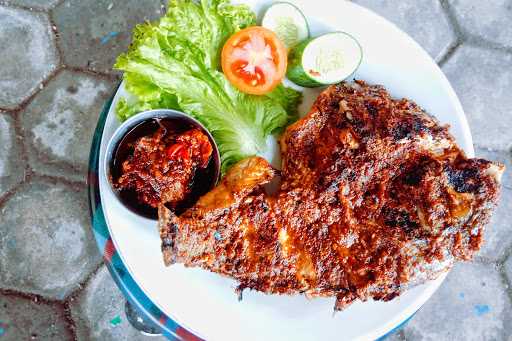 Warung Biasa Bintang Laut Resto & Seafood 4