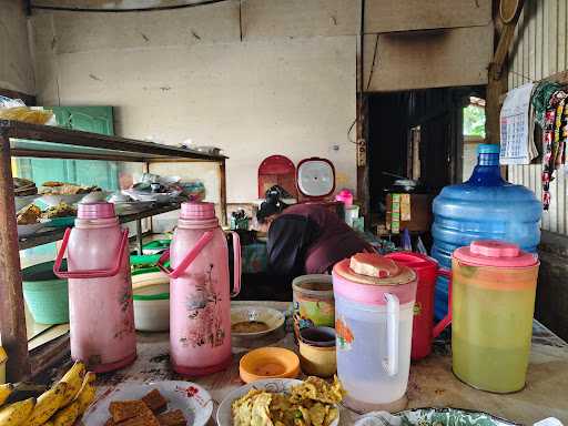 Warung Makan Kapal Burak Ibu Kenah 9