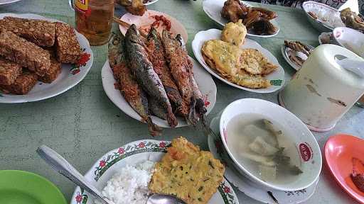 Warung Makan Sayur Asem Ibu Ilah 5