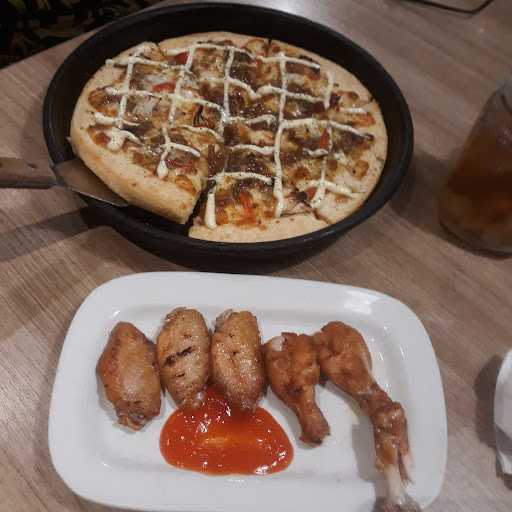 Pizza Hut Restoran 9