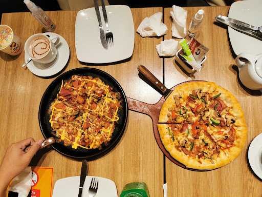 Pizza Hut Restoran 4