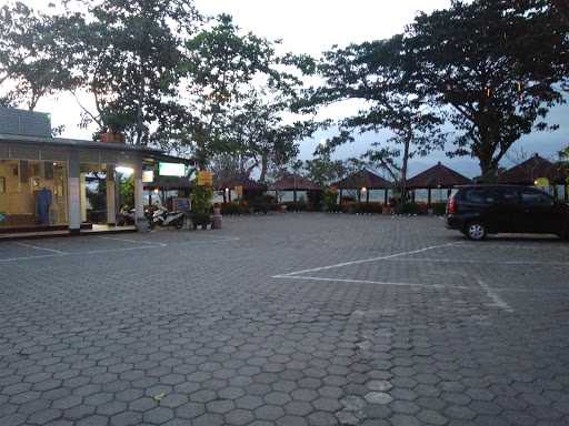 Saung Spbu Jatiroto 4