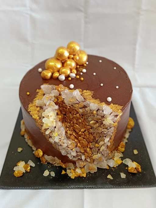 Gosyen Bakery - Almond Crispy Specialist 9