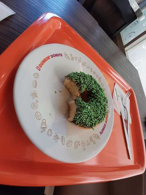 Dunkin' Donuts 9