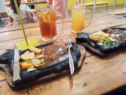 Kampoeng Steak 6