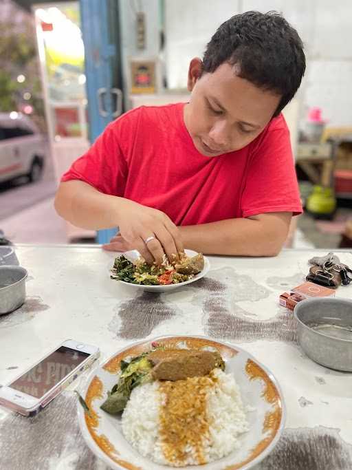 Warung Nasi Padang Goyang Lidah 1