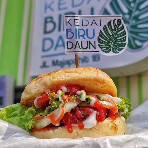 Kedai Biru Daun 1