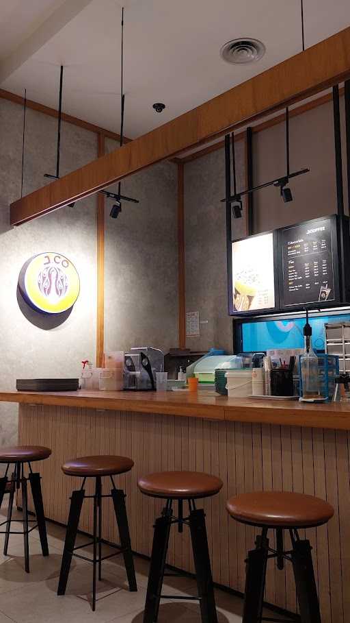 J.Co Donuts & Coffee 8