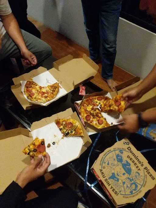 Domino'S Pizza 6