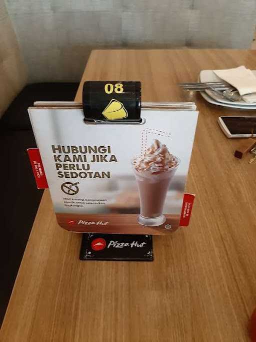 Pizza Hut Restoran 1