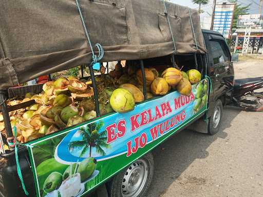 Es Kelapa Muda Ijo / Wulung 10