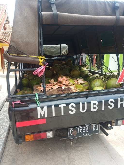 Es Kelapa Muda Ijo / Wulung 9