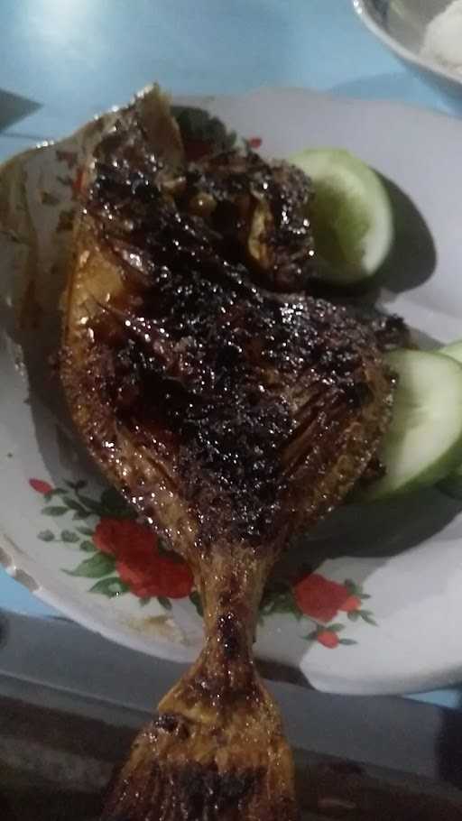 Ikan Bakar Paijah 4