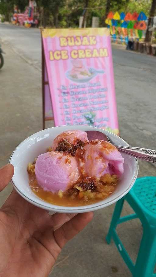 Rujak Ice Cream Bapak Poniman 1