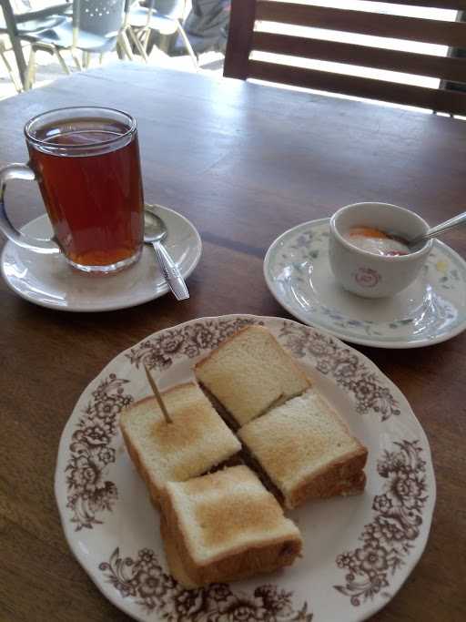 Kedai Kopi Pojok Cikitsu 6