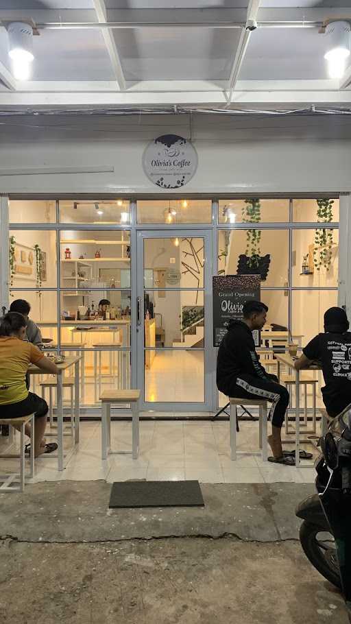 Olivia’S Coffee & Eatery Batam 5