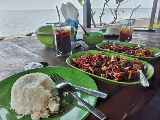 Restoran Ulam Segara Lesehan Ikan Bakar 8